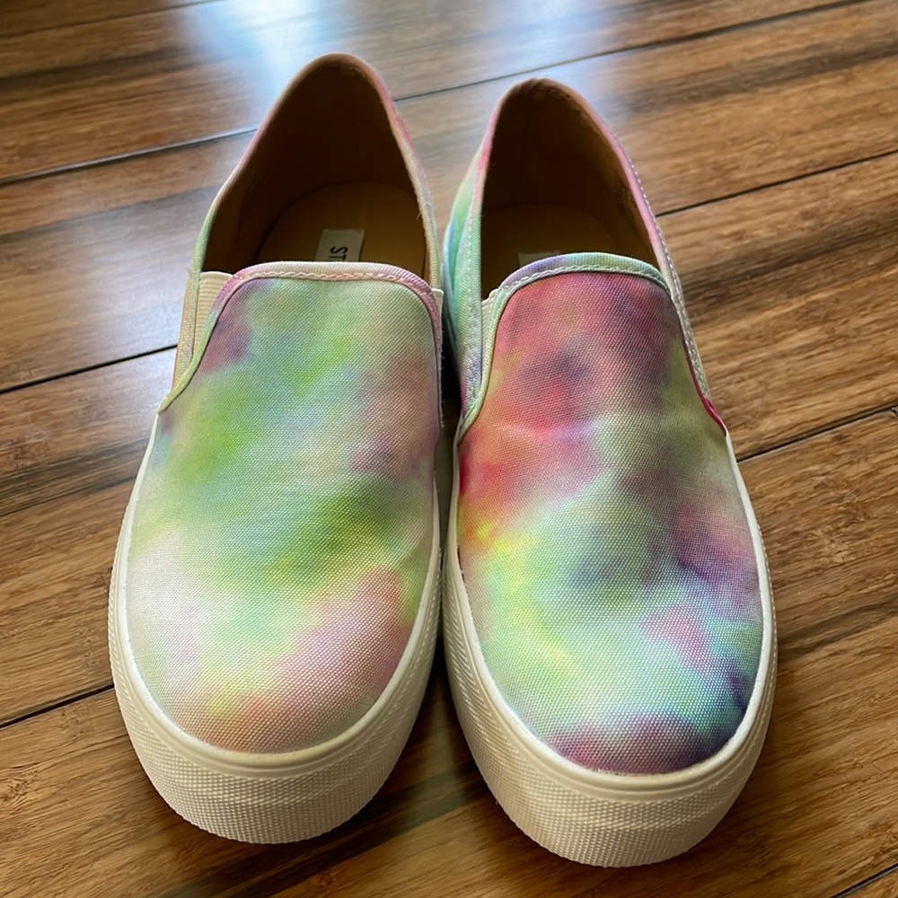 NWOB Steve Madden Tye Dye Sneakers